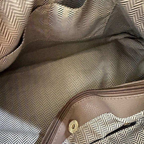 Mathew And Julian vegan leather shoulder bag - Picture 2 of 9